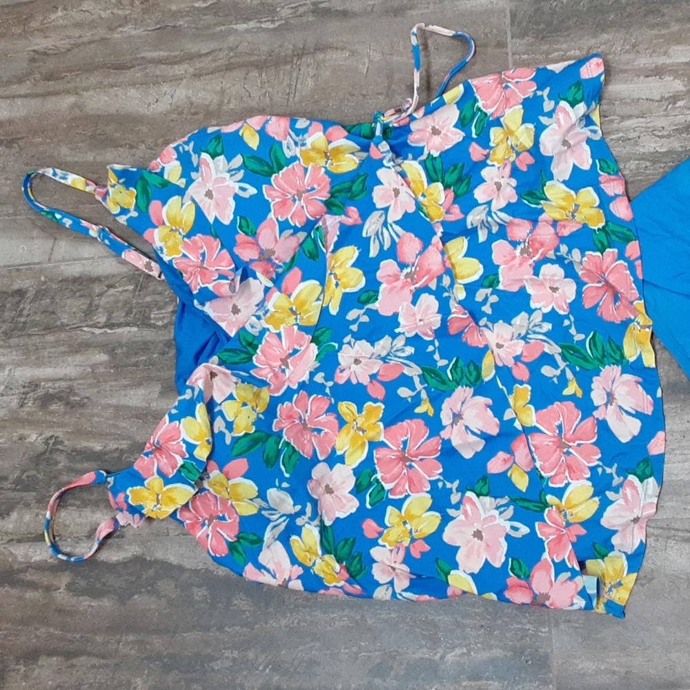 Time and Tru two-piece swimsuit 1X bottom and a 2X top - Picture 2 of 5